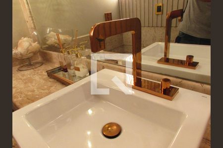 Apartamento à venda com 280m², 4 quartos e 4 vagasBanheiro Social