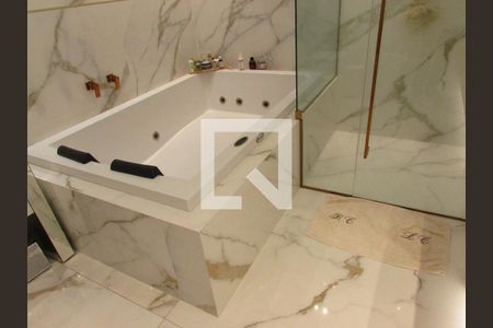 Apartamento à venda com 280m², 4 quartos e 4 vagasBanheiro da Suíte Master