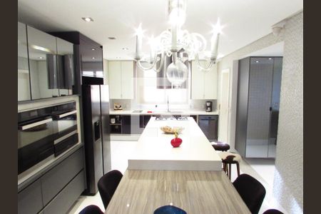 Apartamento à venda com 280m², 4 quartos e 4 vagasCozinha