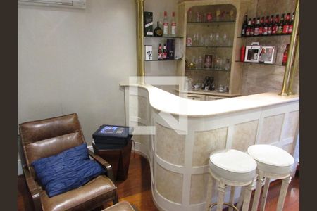 Apartamento à venda com 280m², 4 quartos e 4 vagasBar