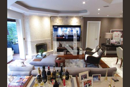 Apartamento à venda com 280m², 4 quartos e 4 vagasSala de TV