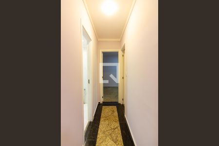 Corredor de apartamento à venda com 2 quartos, 50m² em Quitaúna, Osasco