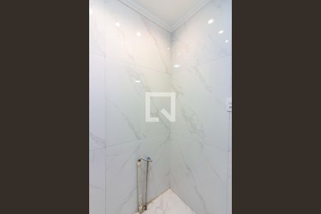 Banheiro de apartamento à venda com 2 quartos, 50m² em Quitaúna, Osasco