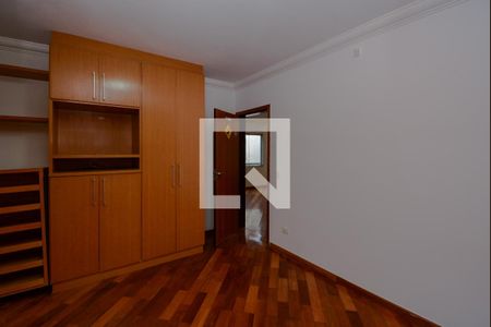 Casa à venda com 634m², 4 quartos e 5 vagasSuíte 2