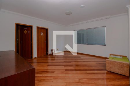 Casa à venda com 634m², 4 quartos e 5 vagasSala 3