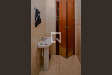 Casa à venda com 634m², 4 quartos e 5 vagasBanheiro de serviço