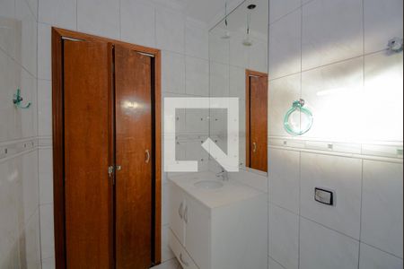 Casa à venda com 634m², 4 quartos e 5 vagasBanheiro da Suíte 2