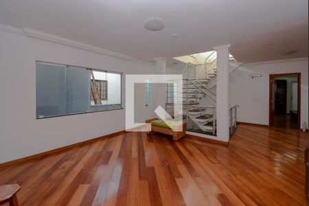 Casa à venda com 634m², 4 quartos e 5 vagasSala 3