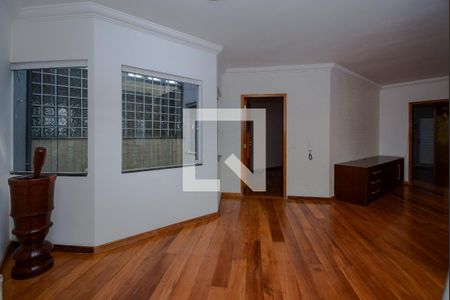 Casa à venda com 634m², 4 quartos e 5 vagasSala 3