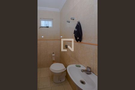 Casa à venda com 634m², 4 quartos e 5 vagasBanheiro de serviço