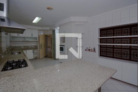 Casa à venda com 634m², 4 quartos e 5 vagasCozinha