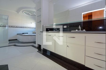 Casa à venda com 634m², 4 quartos e 5 vagasBanheiro da Suíte 1