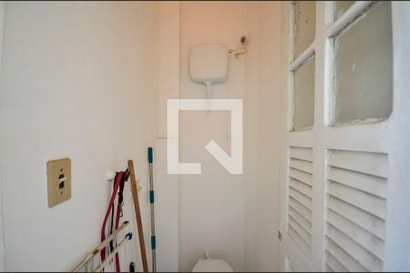 Apartamento à venda com 80m², 2 quartos e sem vaga Apartamento à venda com 80m², 2 quartos e sem vagaBanheiro de Serviço