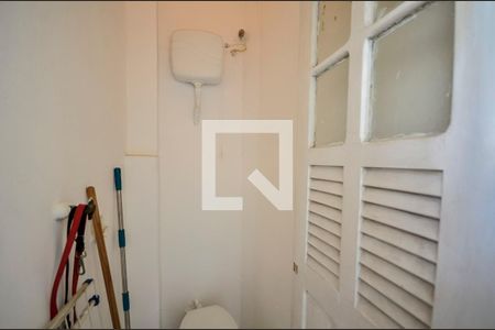 Apartamento à venda com 80m², 2 quartos e sem vaga Apartamento à venda com 80m², 2 quartos e sem vagaBanheiro de Serviço