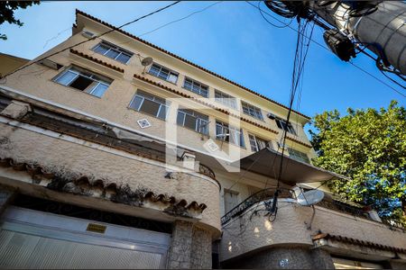 Apartamento à venda com 80m², 2 quartos e sem vaga Apartamento à venda com 80m², 2 quartos e sem vagaFachada