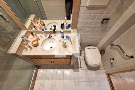 Apartamento à venda com 80m², 2 quartos e 1 vagaBanheiro da Suíte