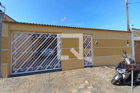 Casa à venda com 162m², 3 quartos e 4 vagas Casa à venda com 162m², 3 quartos e 4 vagasFachada do Prédio