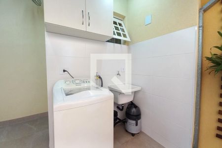 Casa à venda com 162m², 3 quartos e 4 vagas Casa à venda com 162m², 3 quartos e 4 vagasÁrea de Serviço