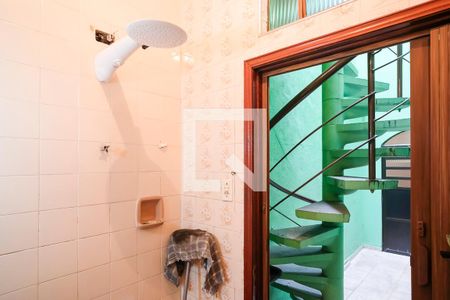 Banheiro de serviço de casa para alugar com 3 quartos, 506m² em Santa Maria, São Caetano do Sul