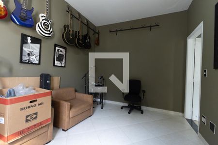 Casa à venda com 700m², 4 quartos e 8 vagasCasa 2 quarto 