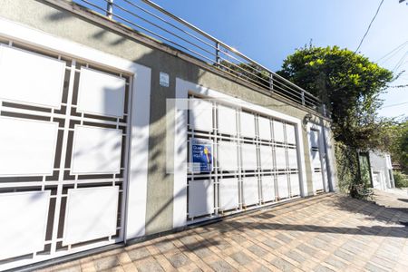 Casa à venda com 700m², 4 quartos e 8 vagasFachada