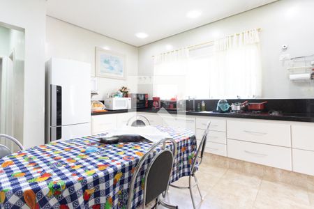 Casa à venda com 700m², 4 quartos e 8 vagasCozinha