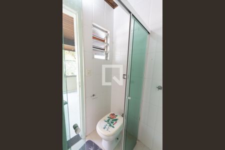 Casa à venda com 700m², 4 quartos e 8 vagasBanheiro Área Gourmet 2