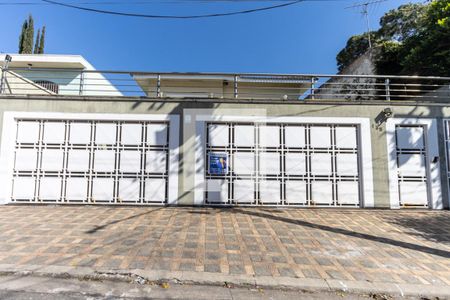 Casa à venda com 700m², 4 quartos e 8 vagasFachada