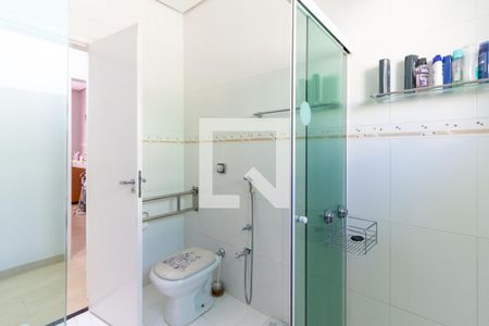 Casa à venda com 700m², 4 quartos e 8 vagasBanheiro