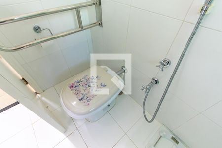 Casa à venda com 700m², 4 quartos e 8 vagasBanheiro