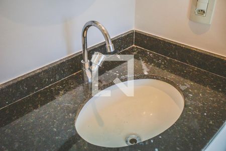 Banheiro de kitnet/studio para alugar com 1 quarto, 25m² em Mirandópolis, São Paulo