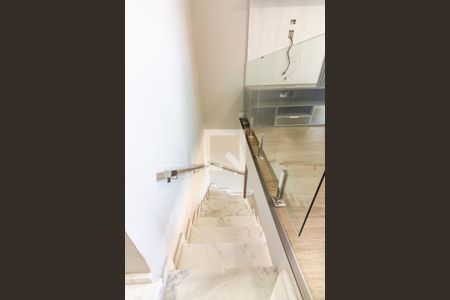 Apartamento para alugar com 99m², 2 quartos e 2 vagas Apartamento para alugar com 99m², 2 quartos e 2 vagasEscada
