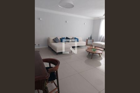 Casa à venda com 4 quartos, 382m² em Itaipu, Niterói