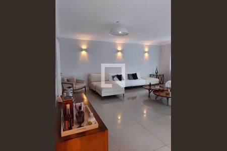 Casa à venda com 4 quartos, 382m² em Itaipu, Niterói