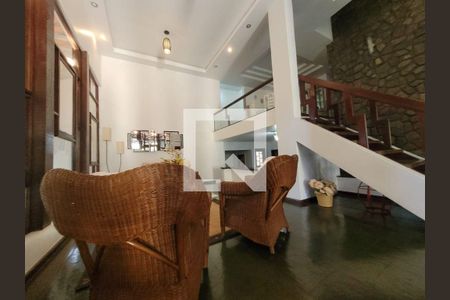 Casa à venda com 4 quartos, 608m² em São Francisco, Niterói