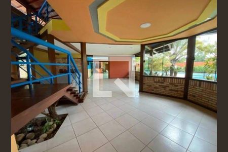 Casa à venda com 5 quartos, 562m² em Maravista, Niterói