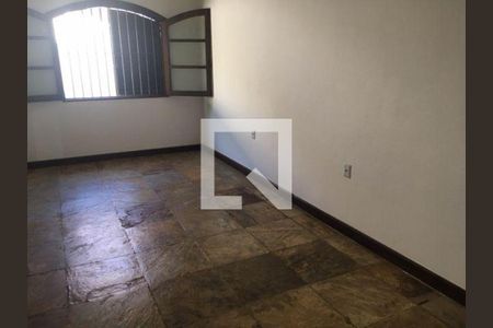 Casa à venda com 3 quartos, 400m² em Piratininga, Niterói