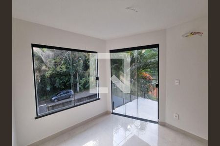 Casa à venda com 4 quartos, 150m² em Itaipu, Niterói