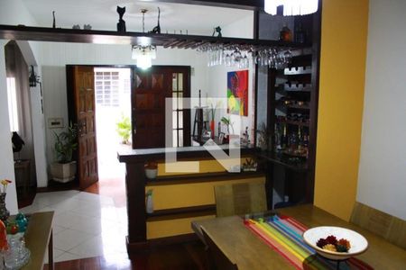 Casa à venda com 3 quartos, 218m² em Icaraí, Niterói