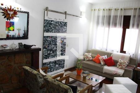 Casa à venda com 3 quartos, 218m² em Icaraí, Niterói