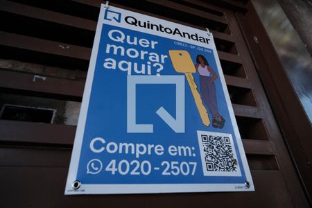 Casa à venda com 200m², 2 quartos e 3 vagas Casa à venda com 200m², 2 quartos e 3 vagasPlaquinha
