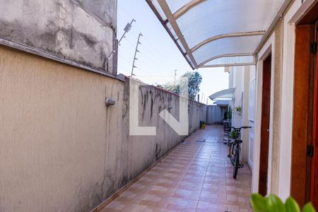 Casa de condomínio à venda com 68m², 2 quartos e 1 vagaÁrea comum