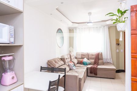 Sala de casa de condomínio à venda com 2 quartos, 68m² em Vila Araguaia, São Paulo