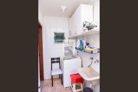 Casa de condomínio à venda com 68m², 2 quartos e 1 vagaÁrea de Serviço