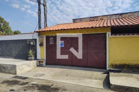 Casa para alugar com 75m², 2 quartos e 1 vaga Casa para alugar com 75m², 2 quartos e 1 vagaFachada + plaquinha