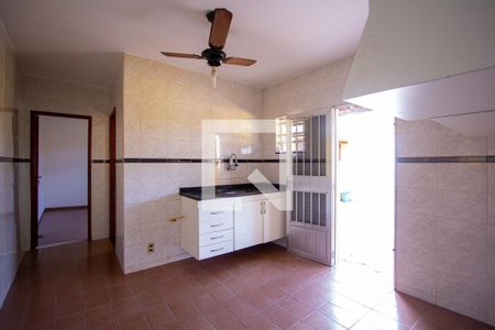 Casa para alugar com 75m², 2 quartos e 1 vaga Casa para alugar com 75m², 2 quartos e 1 vagaCozinha