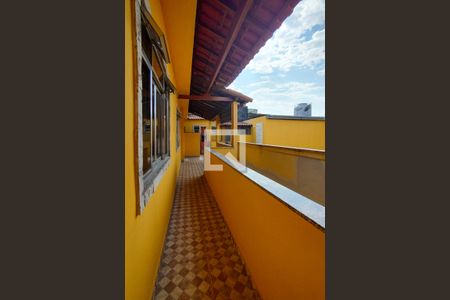 Casa para alugar com 75m², 2 quartos e 1 vaga Casa para alugar com 75m², 2 quartos e 1 vagaVaranda