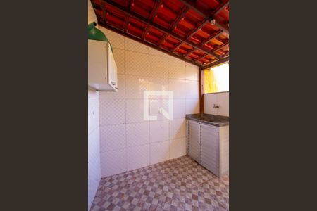 Casa para alugar com 75m², 2 quartos e 1 vaga Casa para alugar com 75m², 2 quartos e 1 vagaÁrea de Serviço