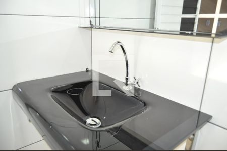 Casa de condomínio à venda com 144m², 2 quartos e 3 vagasBanheiro do Quarto 1