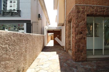 Casa para alugar com 200m², 3 quartos e 3 vagasQuintal